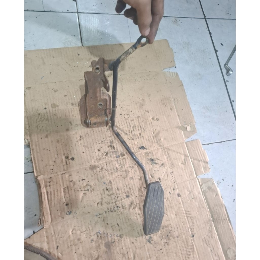 Mazda 626 cronos 93-2000 แป้นแก๊ส