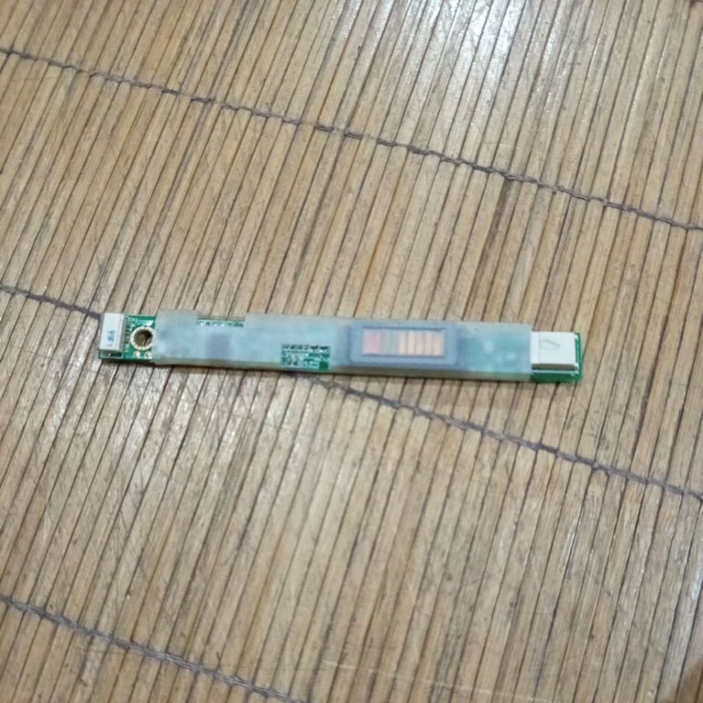 Toshiba Satellite U500 U505 M900 LCD Inverter