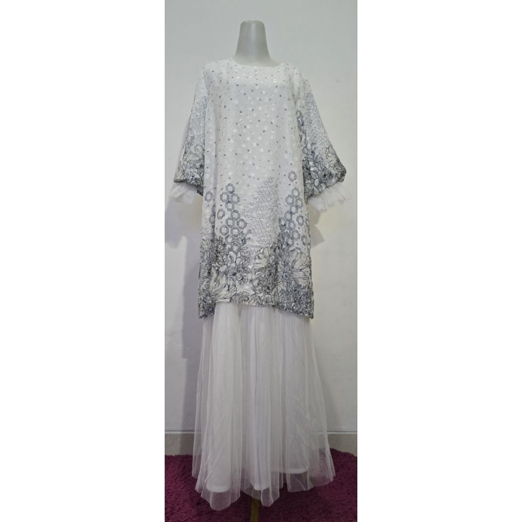 เดรส Tulle ไซส์ L/XL แบรนด์ epriss จําหน่ายป้าย 998,900