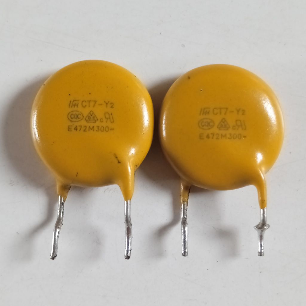 VARISTOR E 472 M 300V~(AC) Original Cabutan เส้นผ่านศูนย์กลาง 1.3 ซม. ความหนา 4.4 มม. E472M ราคาต่อ 