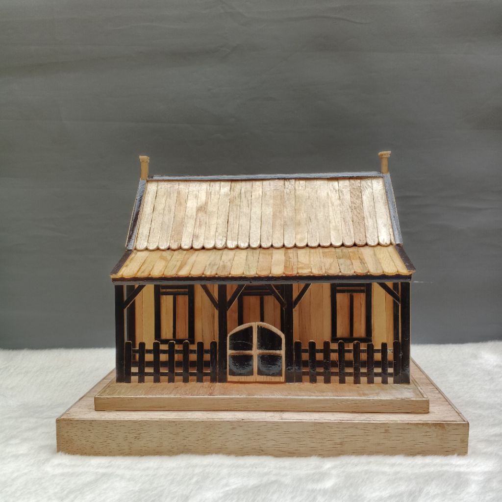 พิพิธภัณฑ์จิ๋ว Hos Tjokroaminoto จากแท่งไอศกรีม