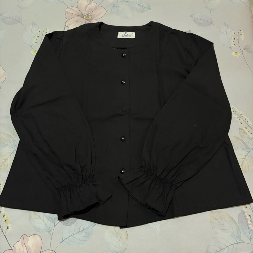 [preloved] เสื้อเบลาส์สีดํา krishna