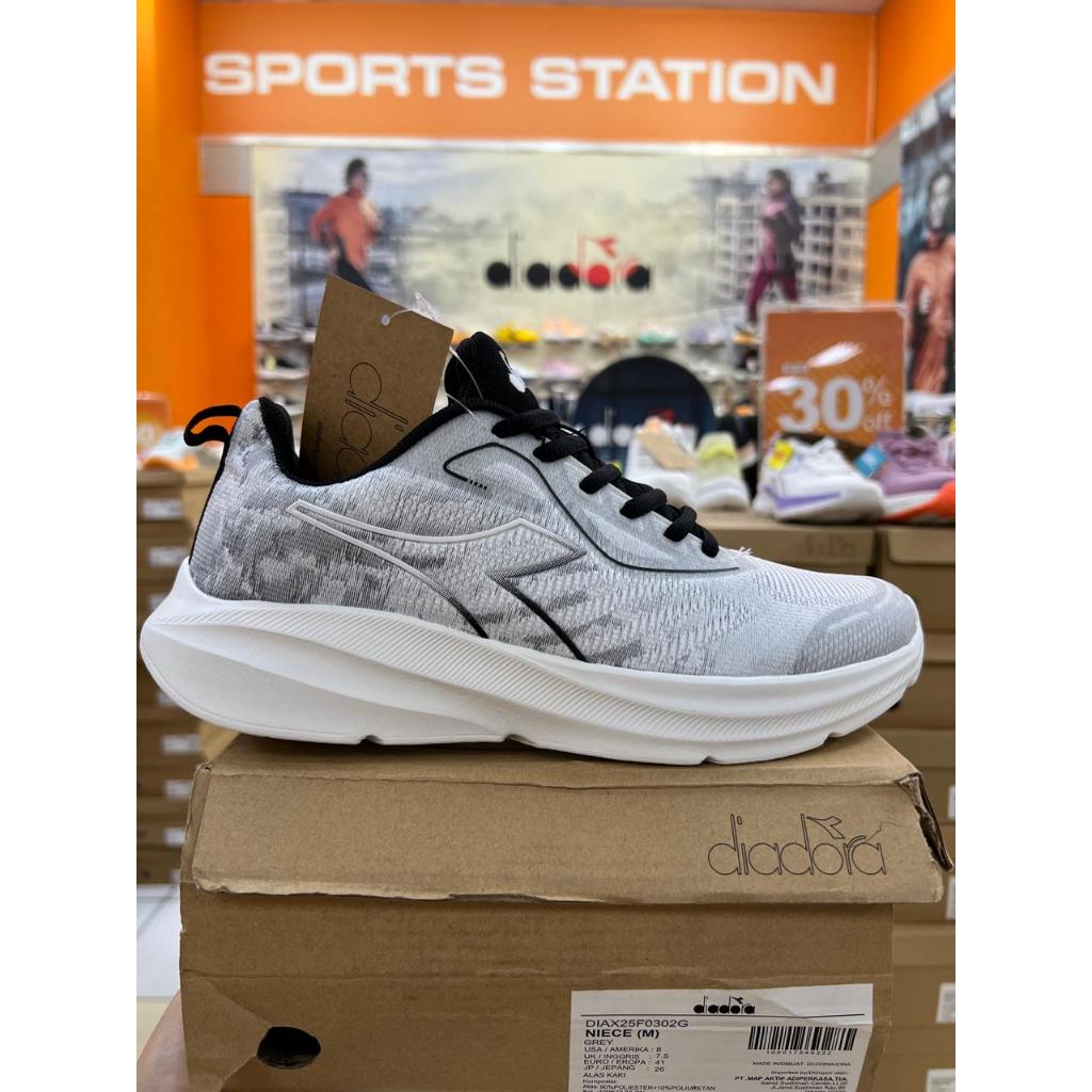 Diadora Niece รองเท้าผู้ชายสีเทาต้นฉบับ