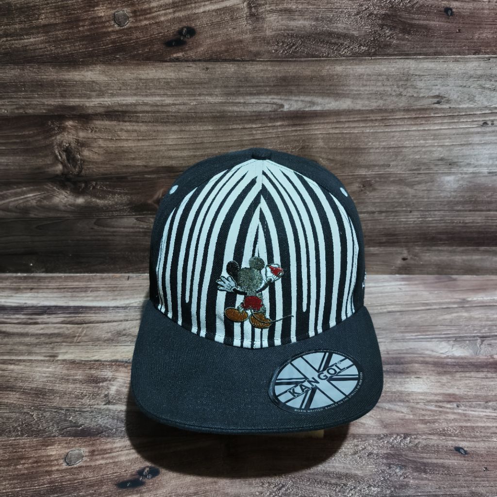 Kangol x หมวก snapback สีดําโลโก้ดิสนีย์
