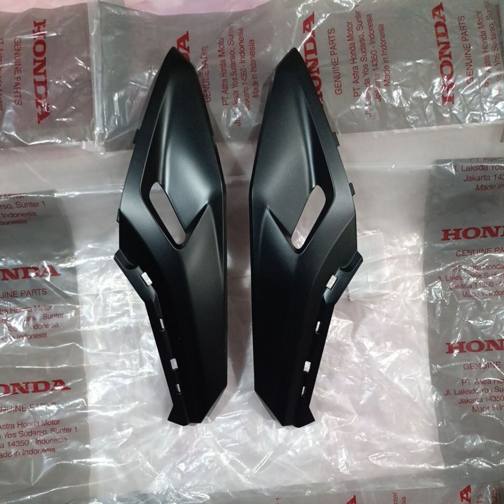 ตัวถังข้าง B k2S ต่อตัวขวาและซ้าย Vario 160 ปี 2022-2025 ORIGINAL