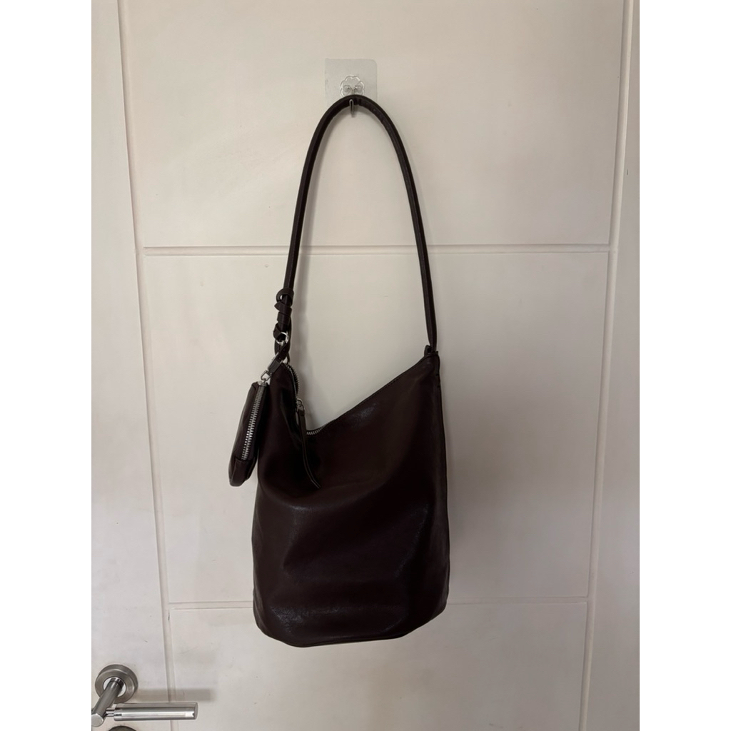 Preloved DUPE Bucks และถังหนัง