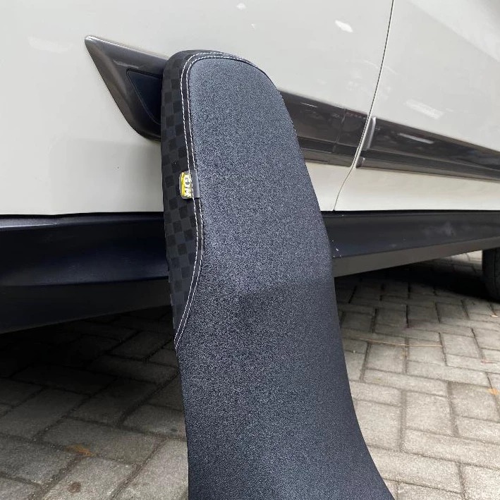 YAMAHA VIXION SEAT LEATHER FINE SANDPAPER MIX CABON CHESS