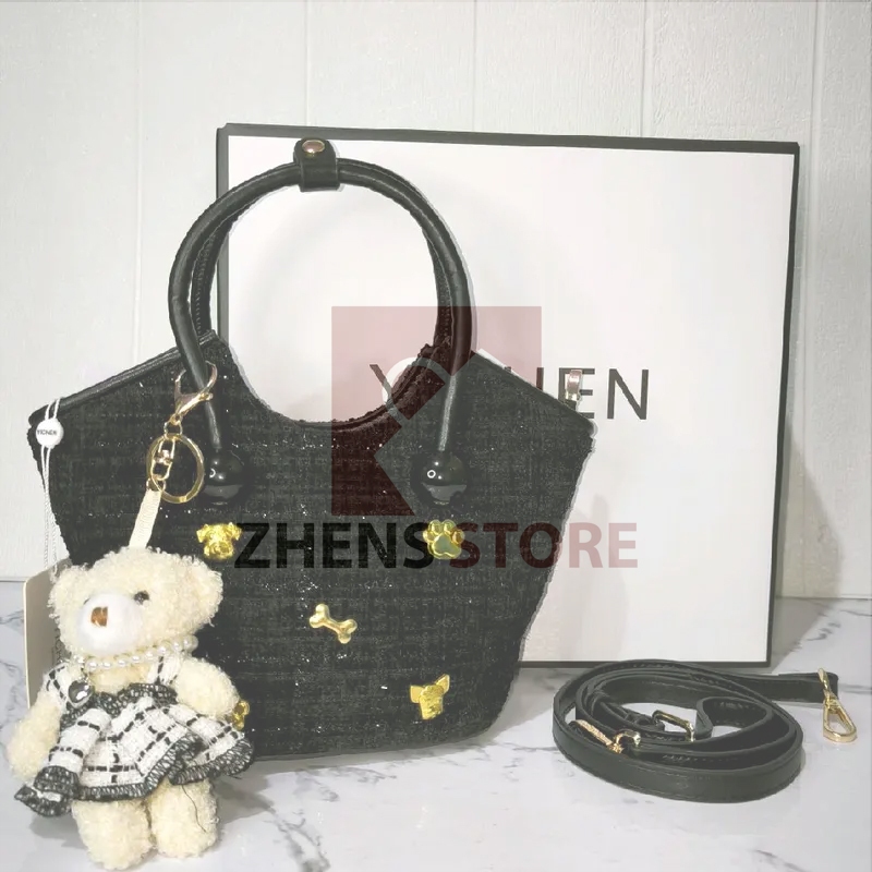 Zhens Store Yichen กระเป๋าผู้หญิงผ้าทวีตสีดําหรูหรา + ตุ๊กตาเท็ดดี้