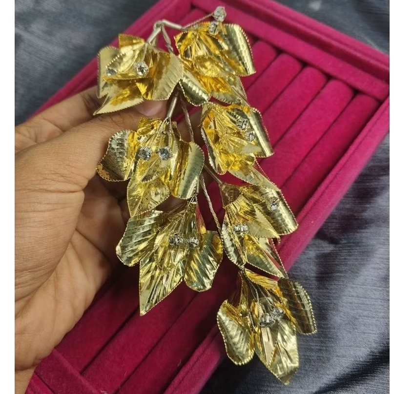 MAWAR GOLDEN CLOVER ROSE CHOICE