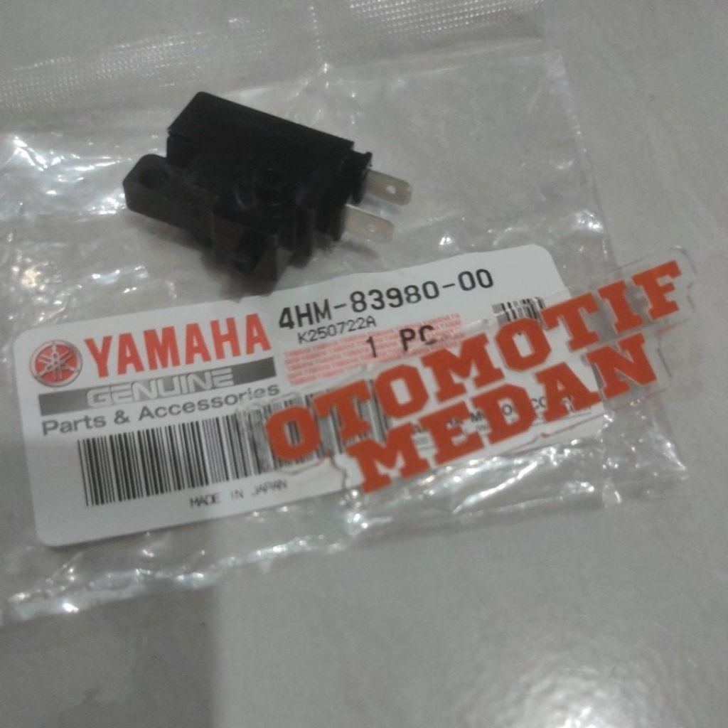 สวิตช์เบรคหน้า Yamaha R1 YZF - R1 R6 YZF - R6 4HM-8398-00 ของแท้ Yamaha