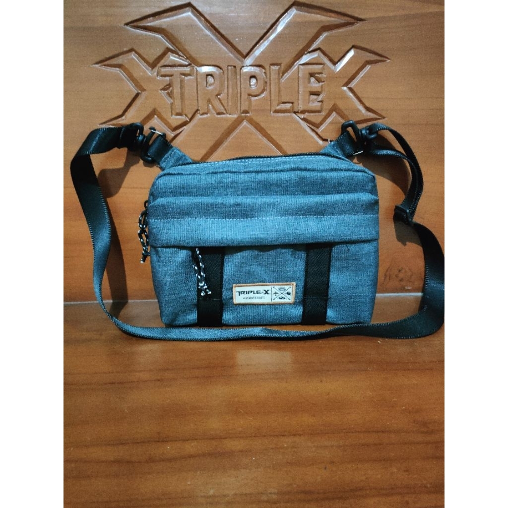 Triple pouch sling X (016)