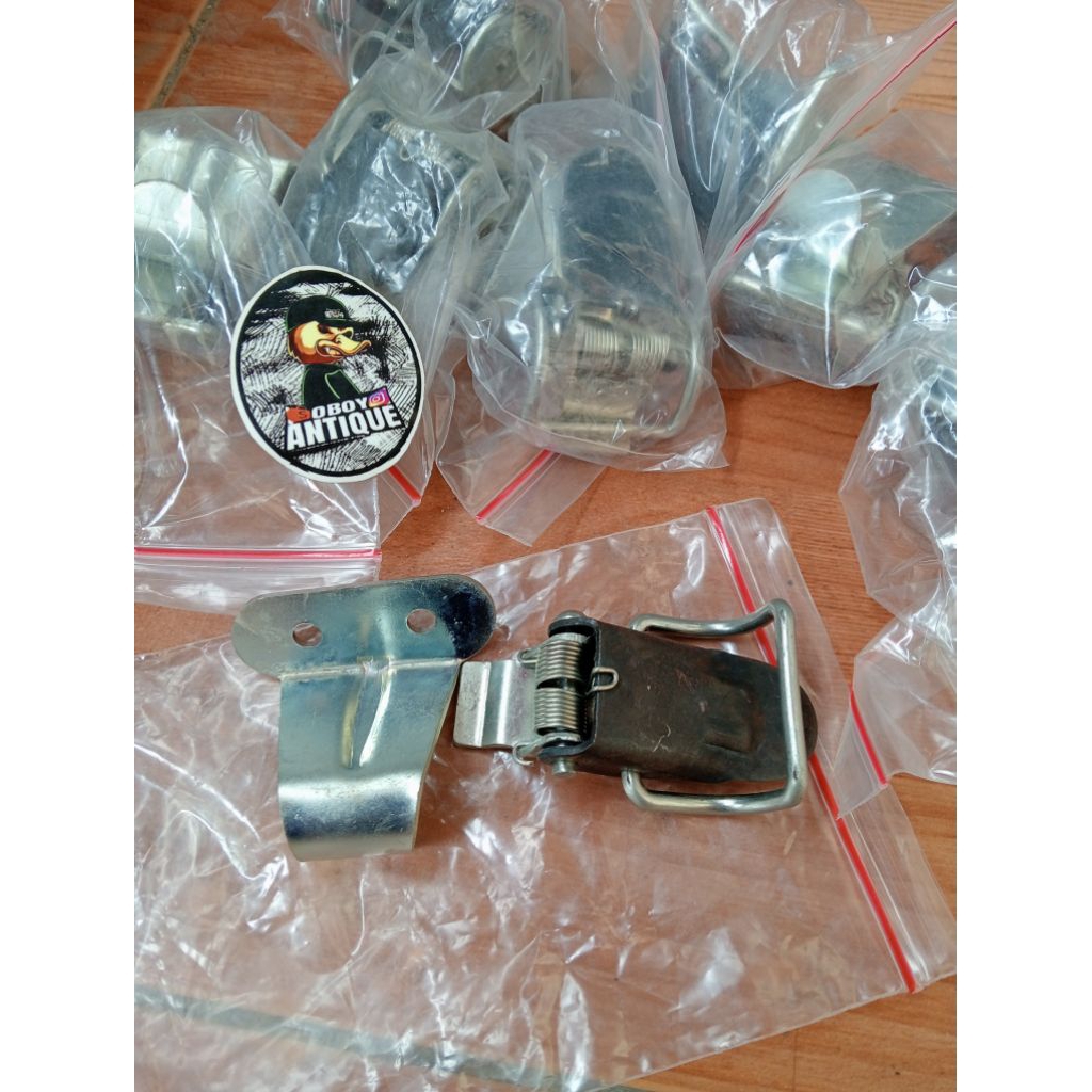 ชุดบานพับเบาะ DT100,DT125,GT80,LS3 RD