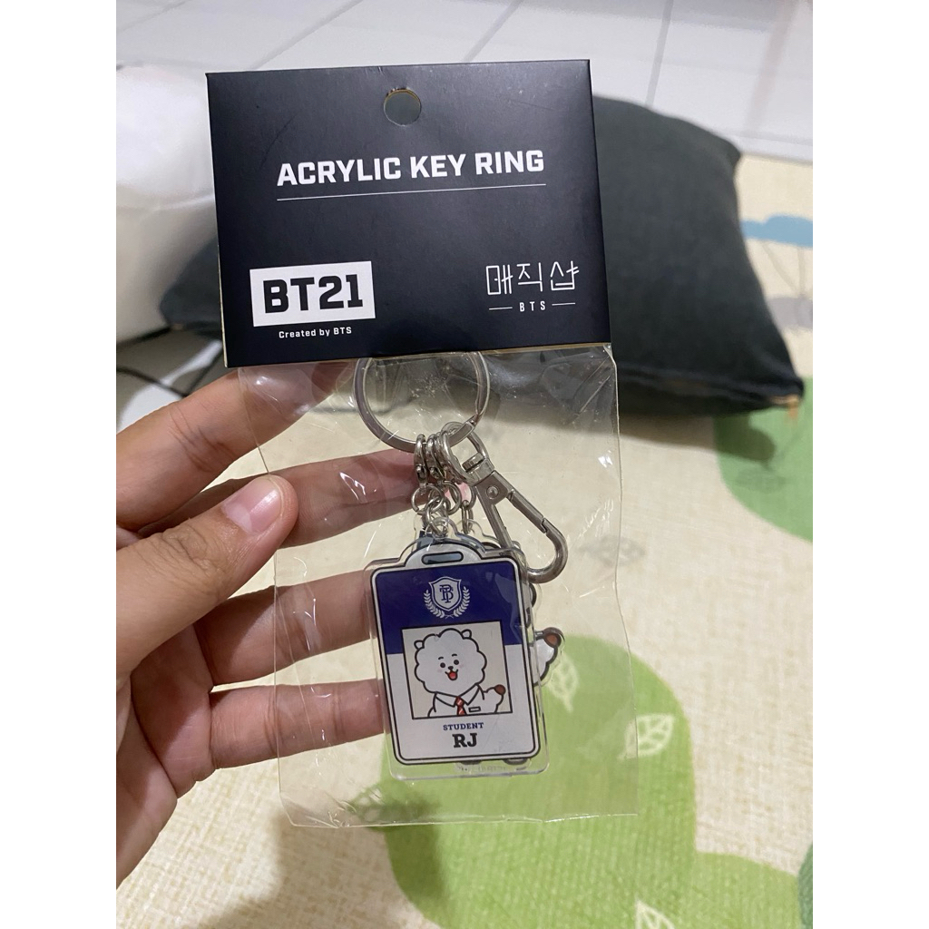 BT21 RJ MAGIC SHOP ACRYLIC KEYRING อย่างเป็นทางการ