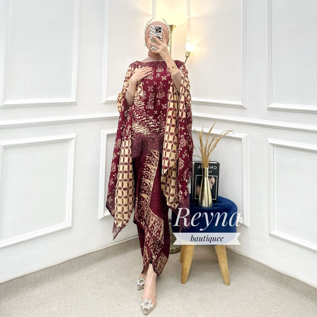 ชุดพรีเมี่ยมลูกไม้ REYNA LOWO