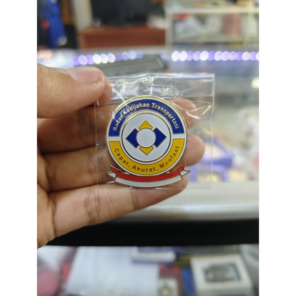 เข็มกลัดแม่เหล็ก BKT สําหรับ TRANSPORTATION POLICY BODY