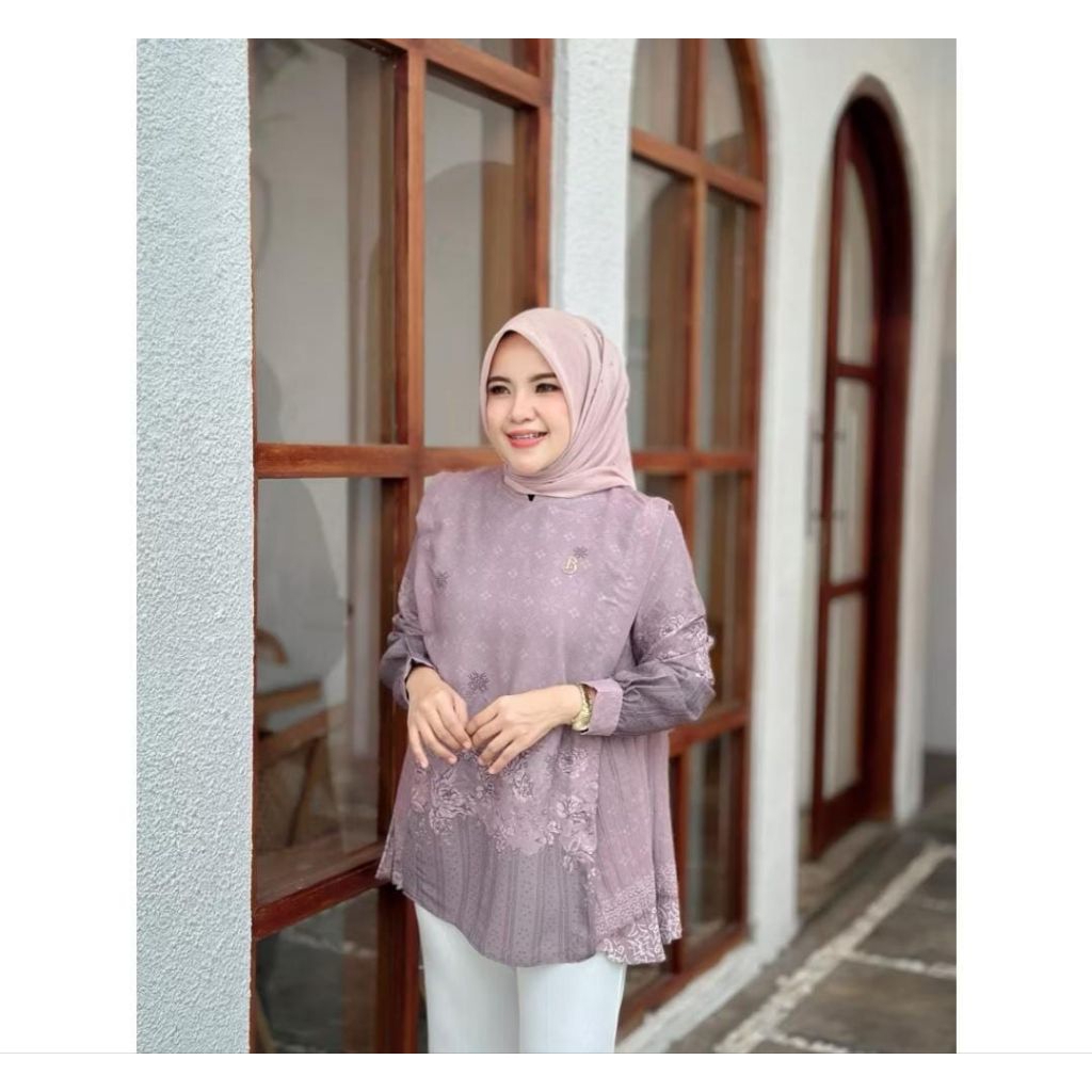 เสื้อ Amola by bening / เสื้อ Queen by Sisena / Sisena Queen top