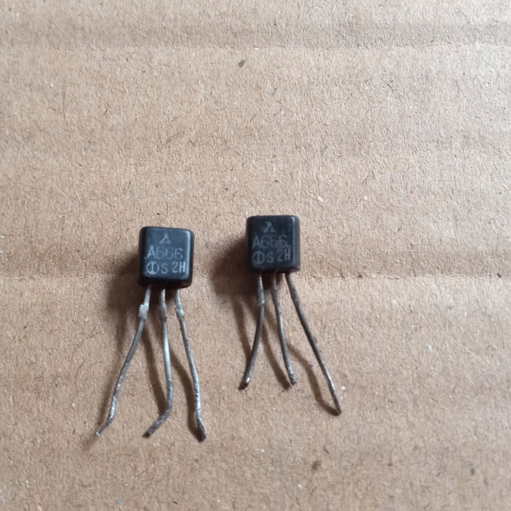 A666 ทรานซิสเตอร์ 2SA666 วินาทีต้นฉบับญี่ปุ่น