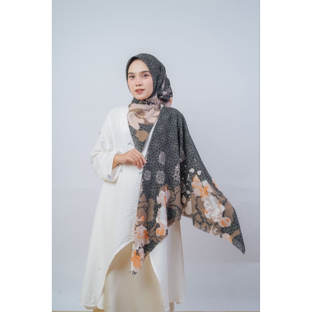 CAMILLA SERIES MOTIF VOAL