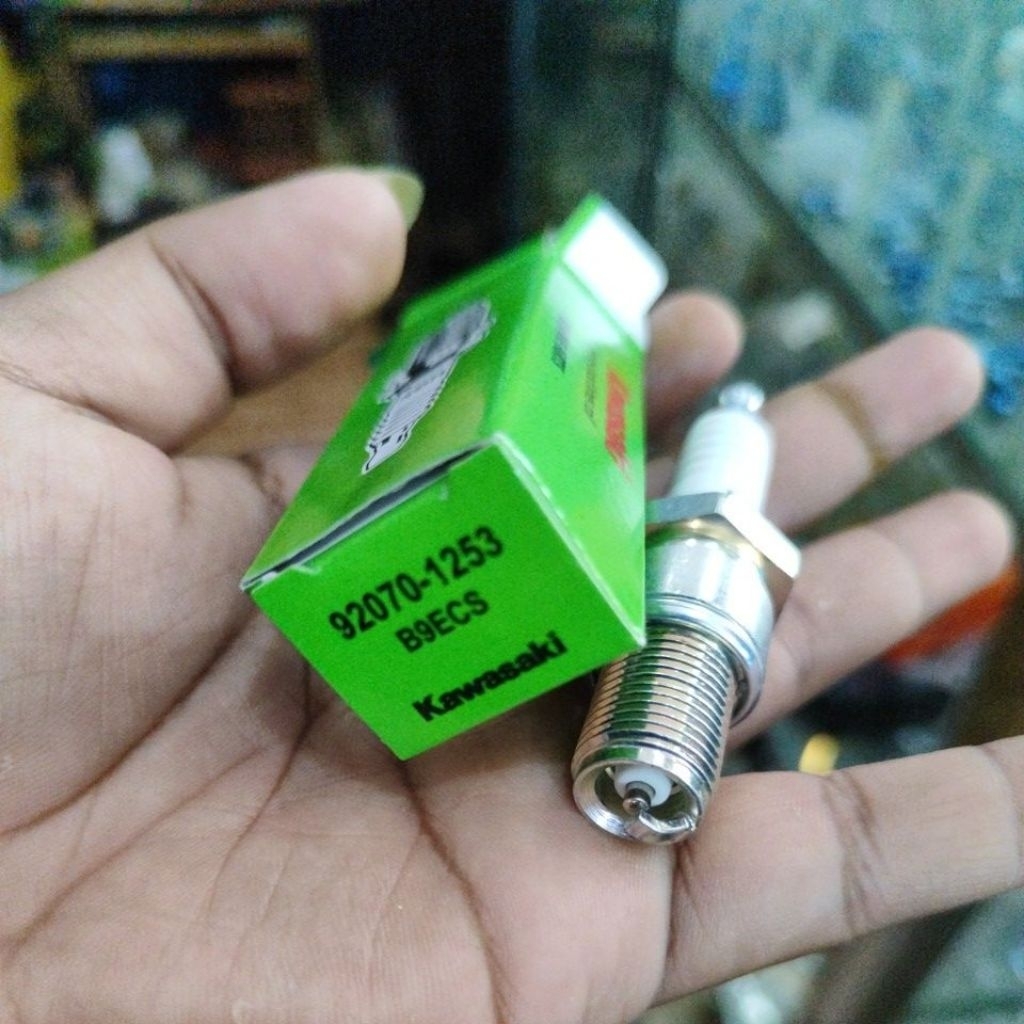 หัวเทียน Kawasaki ninja R RR SS B9ecs ดั้งเดิม