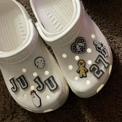 การตกแต่งอุปกรณ์เสริมตัวอักษร ABCD Jibbitz สําหรับการตกแต่งรองเท้าแตะ Crocs สามารถถอดออกและติดตั้งวั