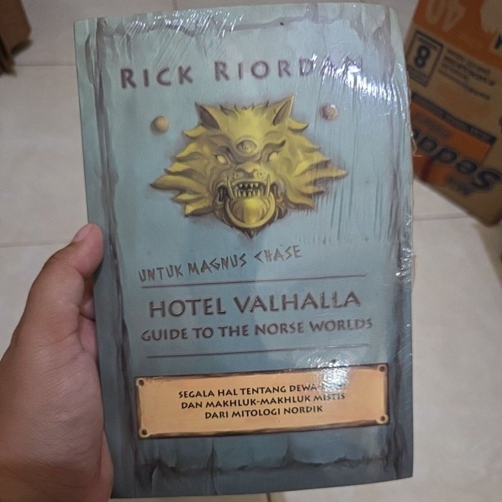 Rick Riordan สําหรับ Magnus chase Hotel Valhalla Guide สู่โลกนอร์ส