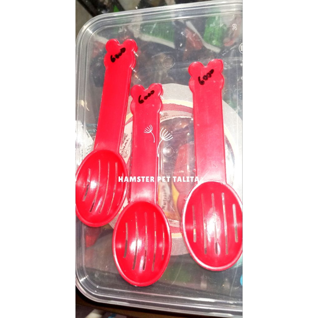 HAMSTER SAND SCOOPER