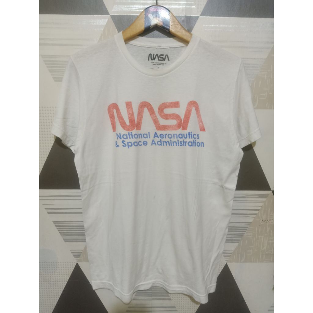 เสื้อยืด Nasa Medium