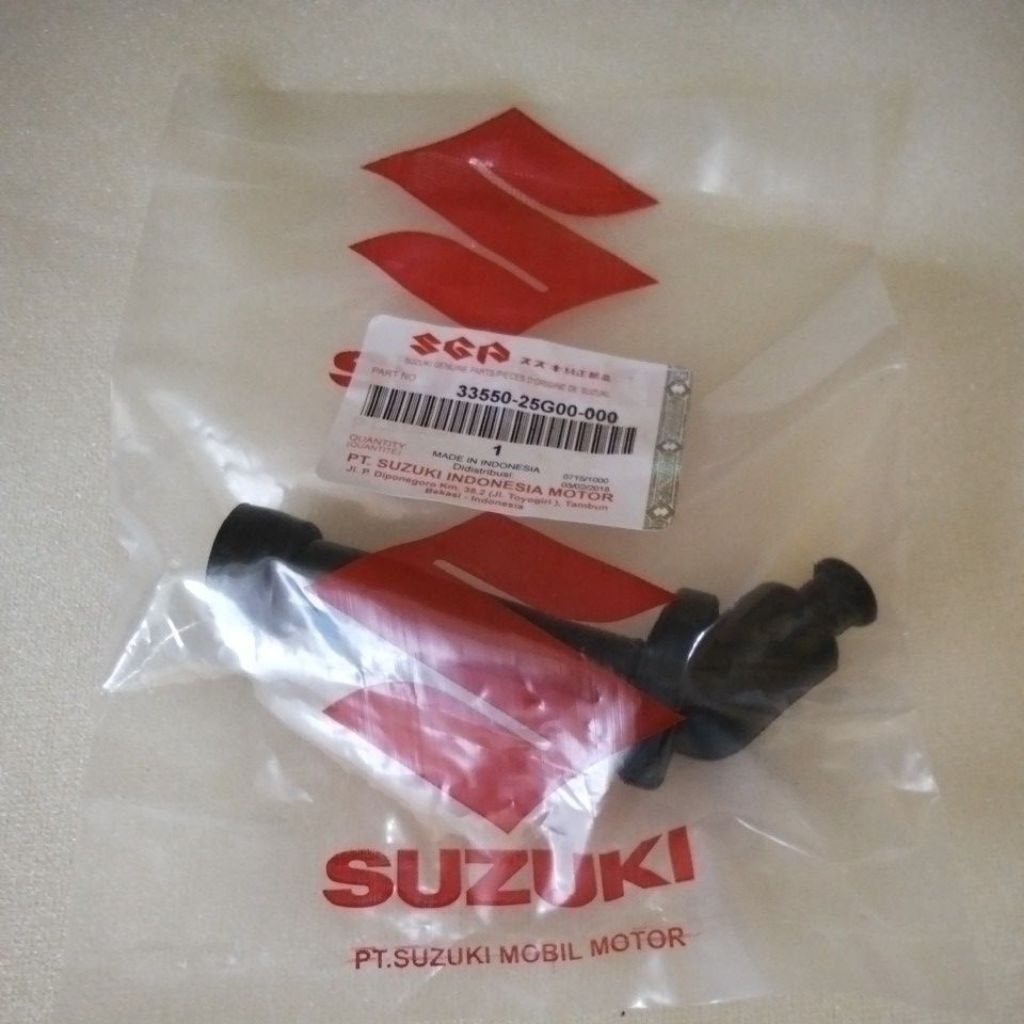 SUZUKI SATRIA FU CARBON/INJECTION SPARK PLUG HEAD COVER เดิม
