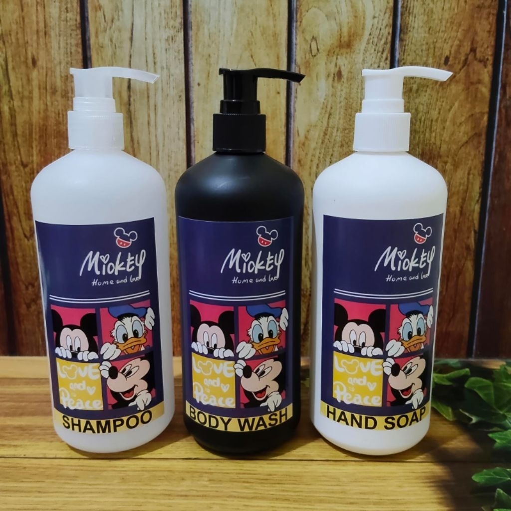 MICKY MOUSE LIQUID SHOWER SOAP BOTTLE 500ML / MICKEY MOUSE SOAP REFILL BOTTLE / 500ML สีดําและสีขาว 