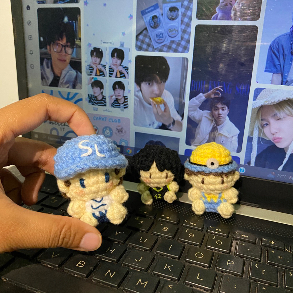 GANTUNGAN AMIGURUMI KEYCHAIN CHIBI CUSTOM mini bag charm ถักโครเชต์พวงกุญแจพิมพ์คอนเสิร์ตCib Idolเกา