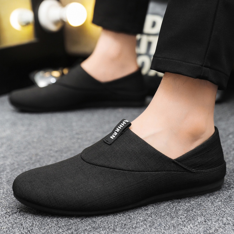 [OOS] รองเท้าลําลองแบบสวมสําหรับผู้ชายเหมาะสําหรับสวมใส่อย่างเป็นทางการหรือลําลองรุ่นเรียบง่าย J821