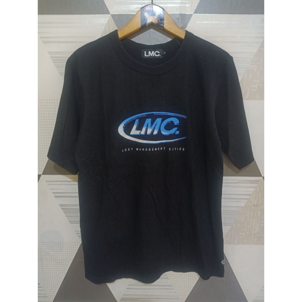 เสื้อยืด LMC สีดํา**
