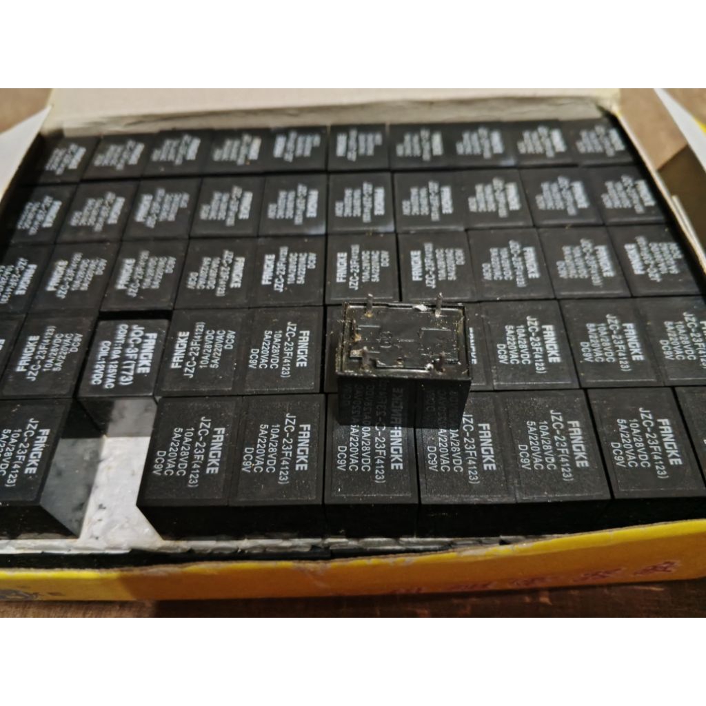 5 ขา FANGKE RELAY BLACK 9 VOLT DC
