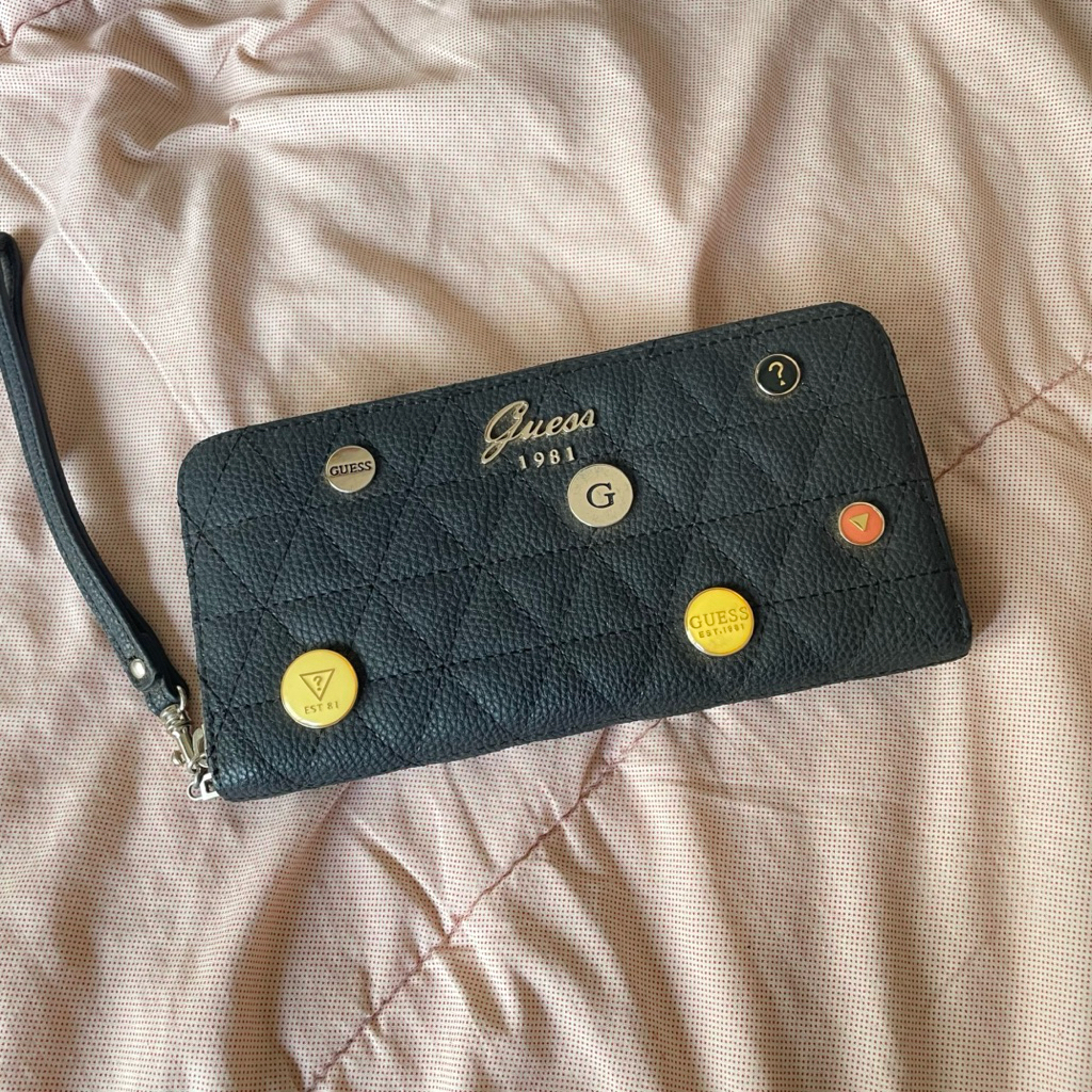 กระเป๋าสตางค์ GUESS สีดํา