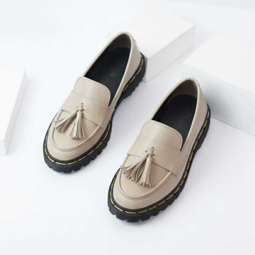 Dokmart Mens and Womens Official Slip-on Boots Cream - Nairobi