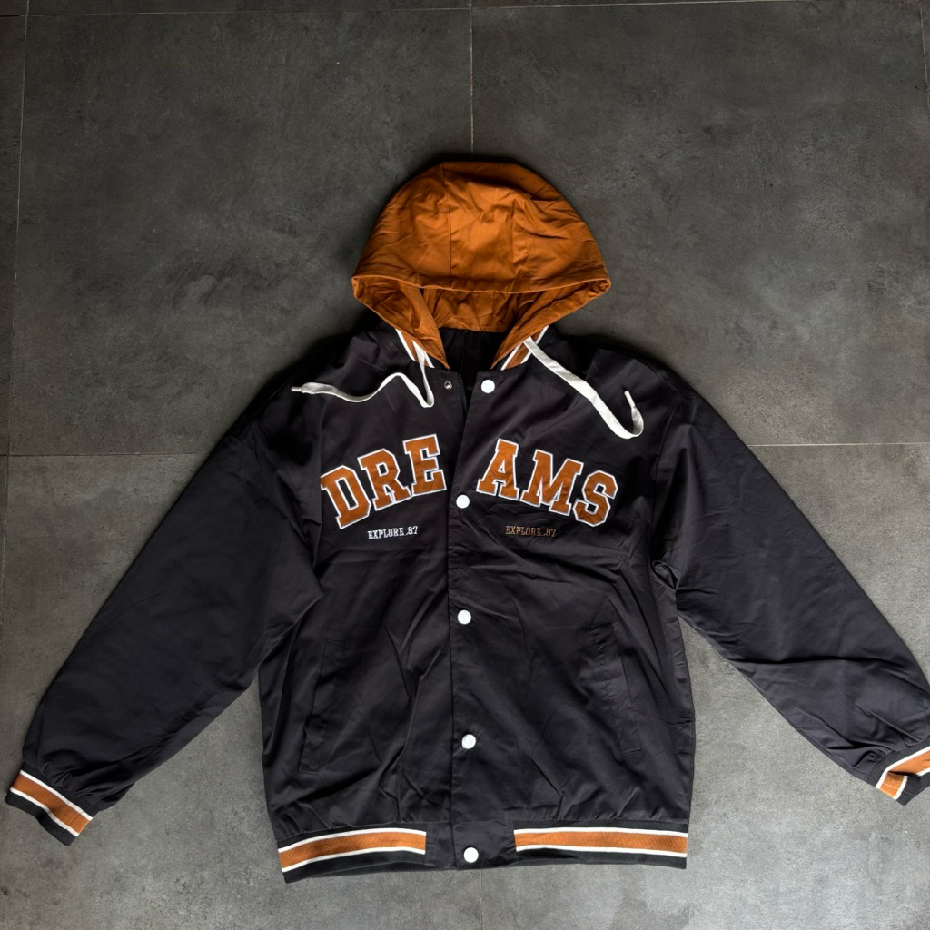 Shein Varsity เสื้อแจ็คเก็ตมีฮู้ดผู้ชาย