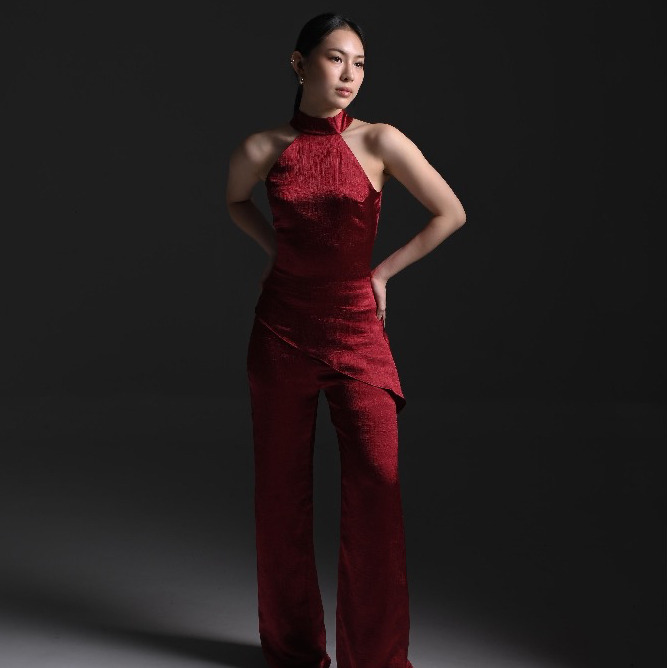 FERE - ชุดผ้าซาตินคล้องคอ Eclipse