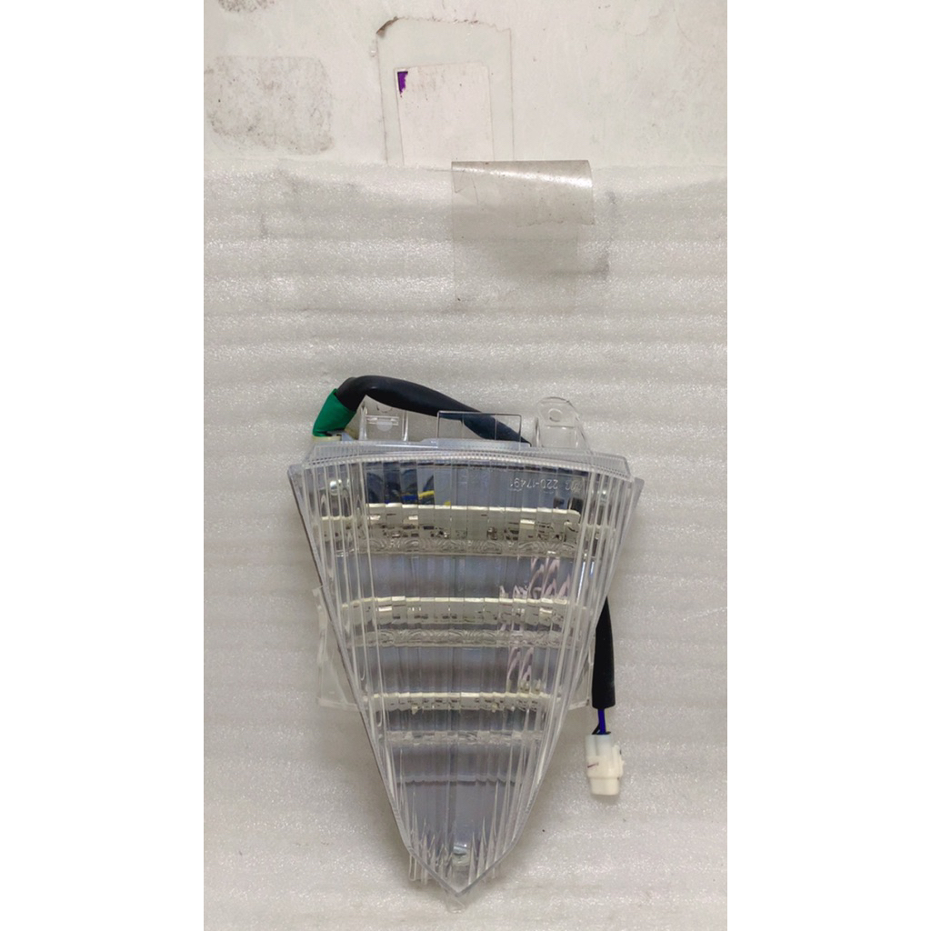 โคมไฟสต็อปหลัง assy Yamaha R15 V2 รหัส park 2pk