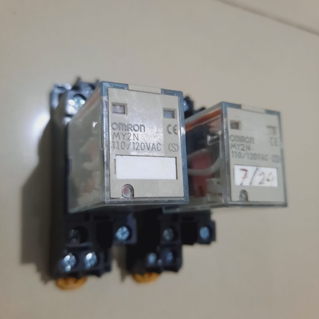 OMRON MY2N 110/120Vac RELAY + ซ็อกเก็ต Omron ดั้งเดิม
