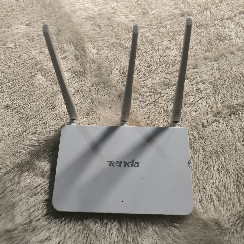 Tenda F3 Wireless Router Extender Access Point ยี่ห้อ Tenda