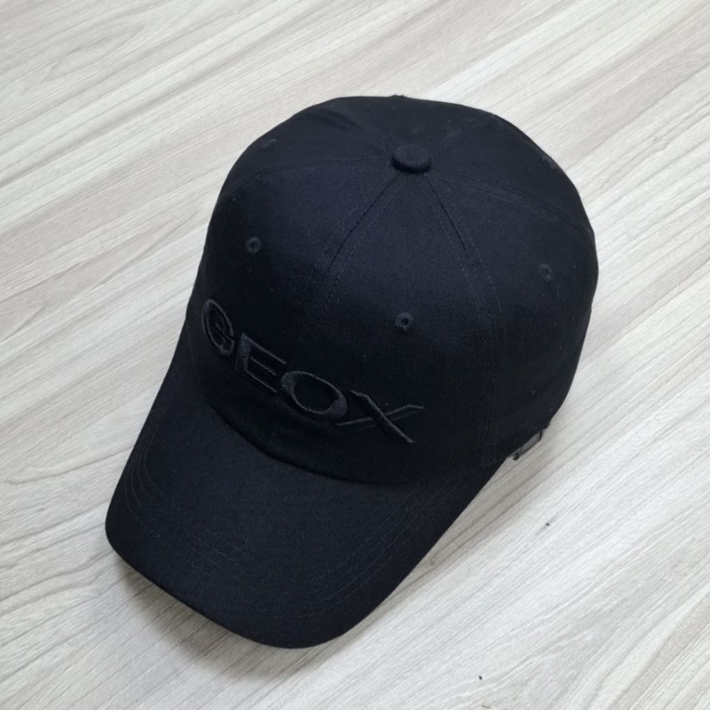 หมวก Geox ชุดสายรัดหลัง