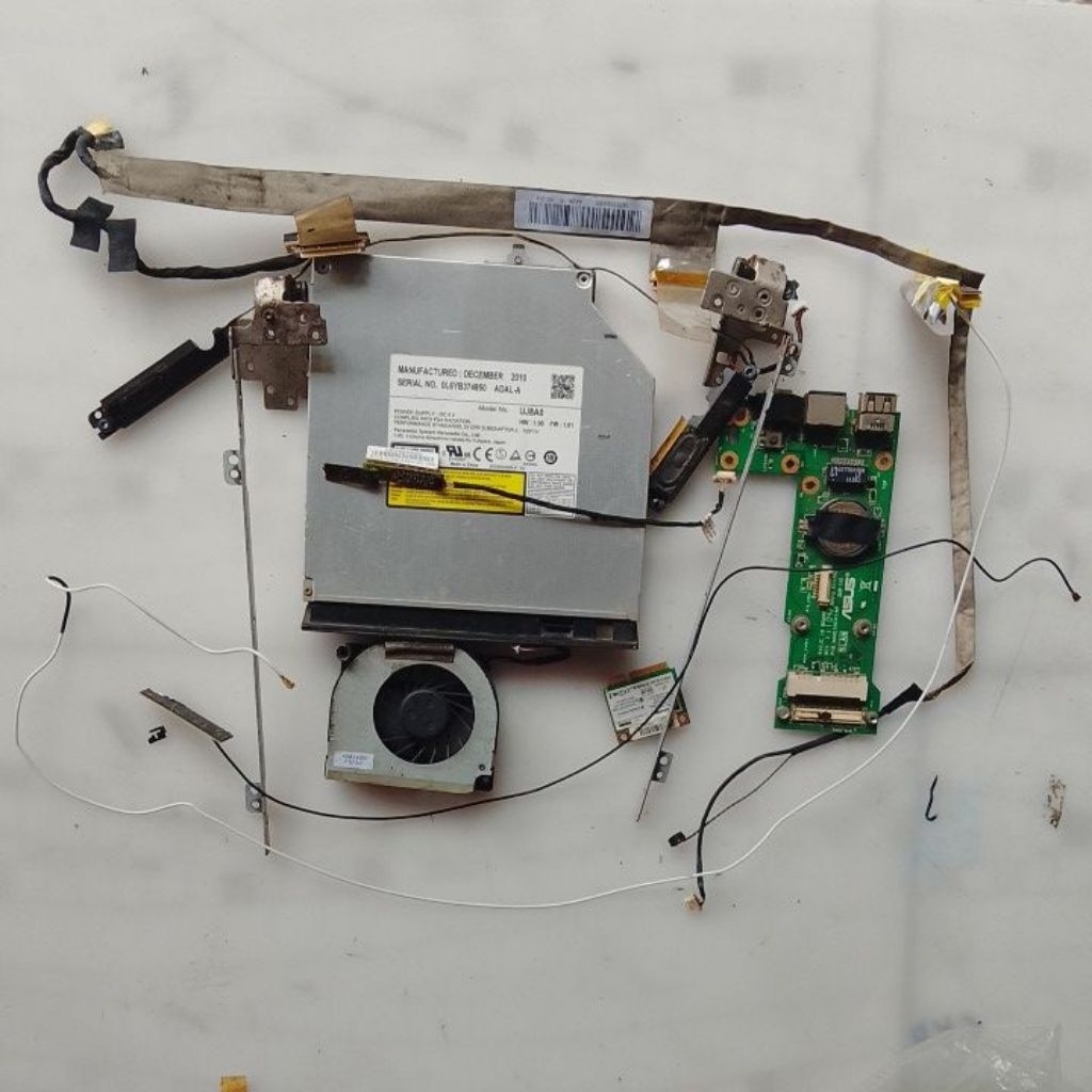 Asus A42Z ชิ้นส่วนแล็ปท็อปพัดลม LCD ที่มีความยืดหยุ่นบานพับลําโพง DVD WiFi การ์ดบอร์ด USB เสียงยืดหย