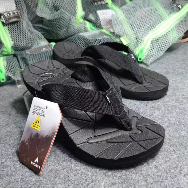 EGER Adventure Edge Black Original Mountain Flip Flops รองเท้าแตะกลางแจ้งสําหรับบุรุษและสตรียางสีดํา