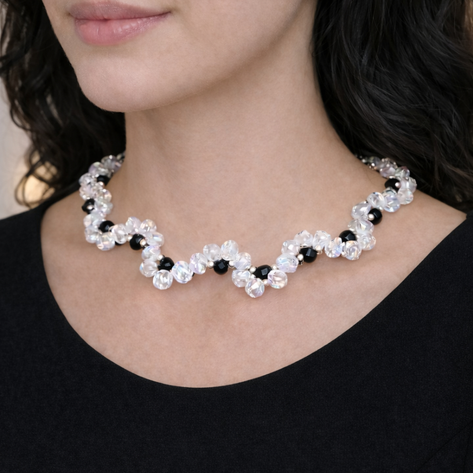 Aseela.id - สร้อยคอลูกปัดคริสตัล Ameera Zigzag | สร้อยคอคริสตัลพรีเมี่ยม Ameera ZigZag