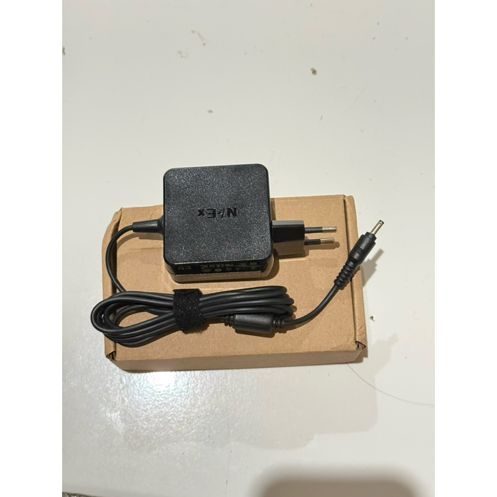 อะแดปเตอร์ชาร์จสําหรับ Acer Aspire Lite 14 AL14-31 AL14-51 12v 3A 3.5x1.35mm
