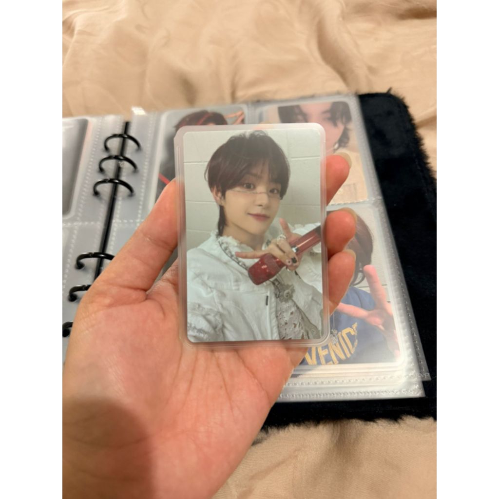 MERAH TREASURE OFFICIAL PHOTOCARD JIHOON MIC RED
