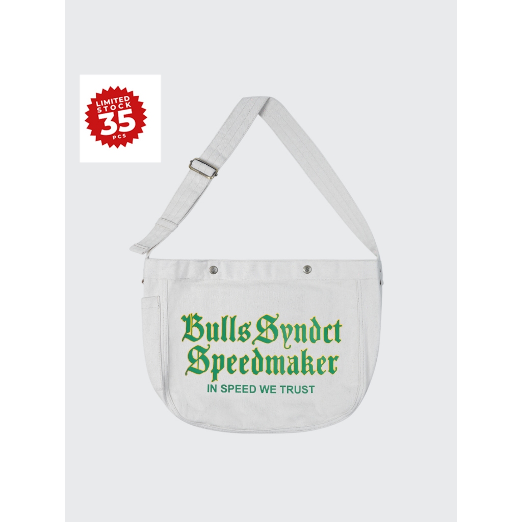 กระเป๋าหนังสือพิมพ์ BULLS SYNDICATE | กระเป๋าสะพาย Holmest Off White