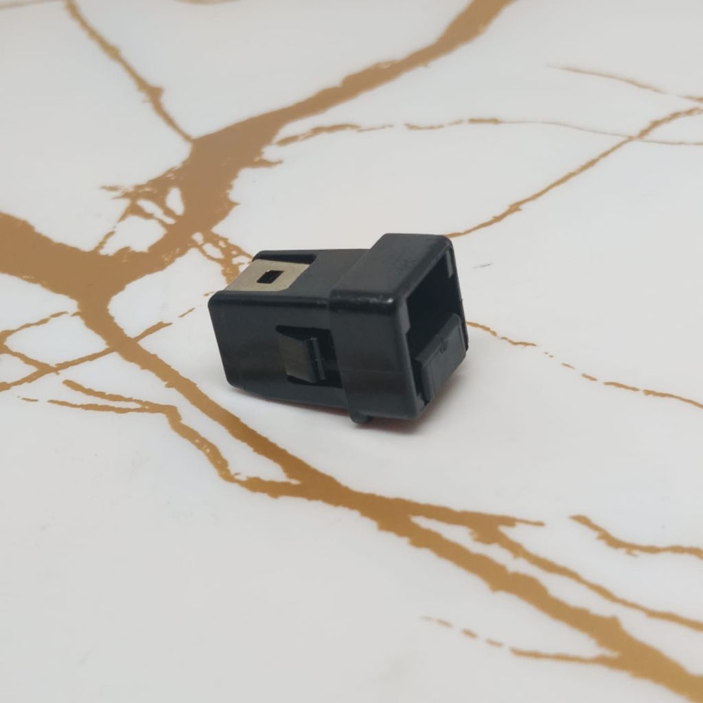 ตะขอล็อคลิ้นชักสลัก Honda PCX 150 LED PCX 160 ADV 150 ADV 160 81142-K01-901