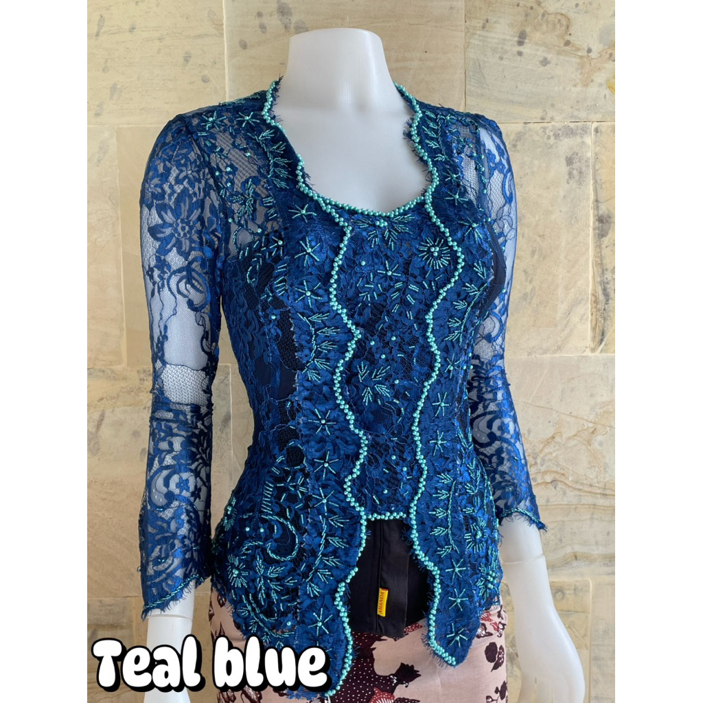 Maika Metallic Ringgit เลื่อมโบรเคด Kebaya