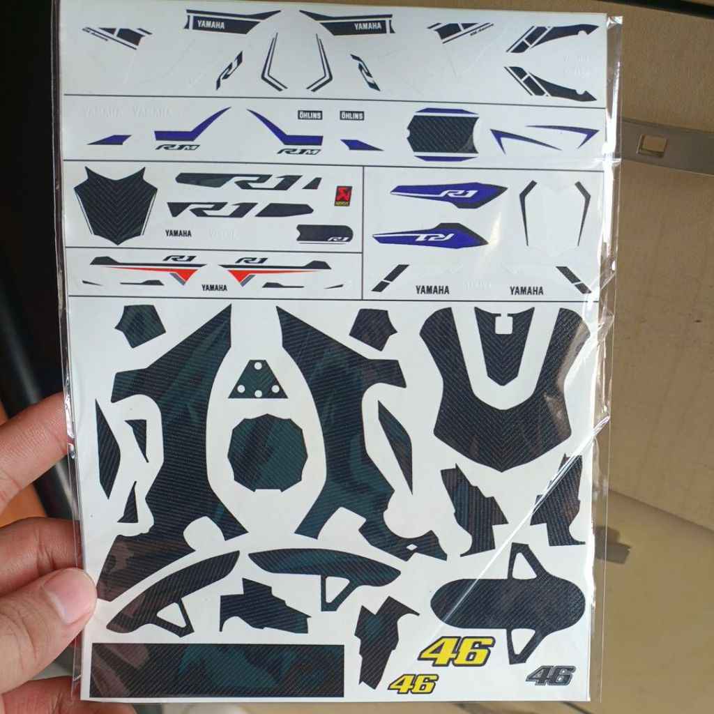 Yamaha R1M 1/12 คาร์บอนรูปลอก